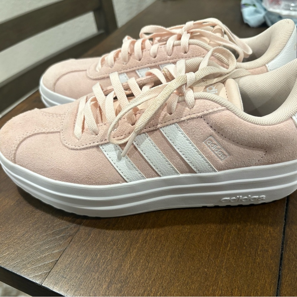Adidas Women's Pink women’s size 6 - Picture 2 of 7